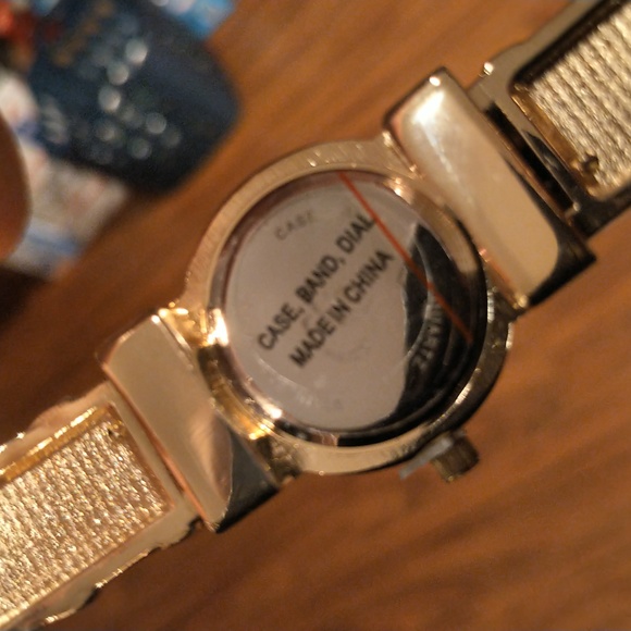 New without tags ladies watch - Picture 3 of 6